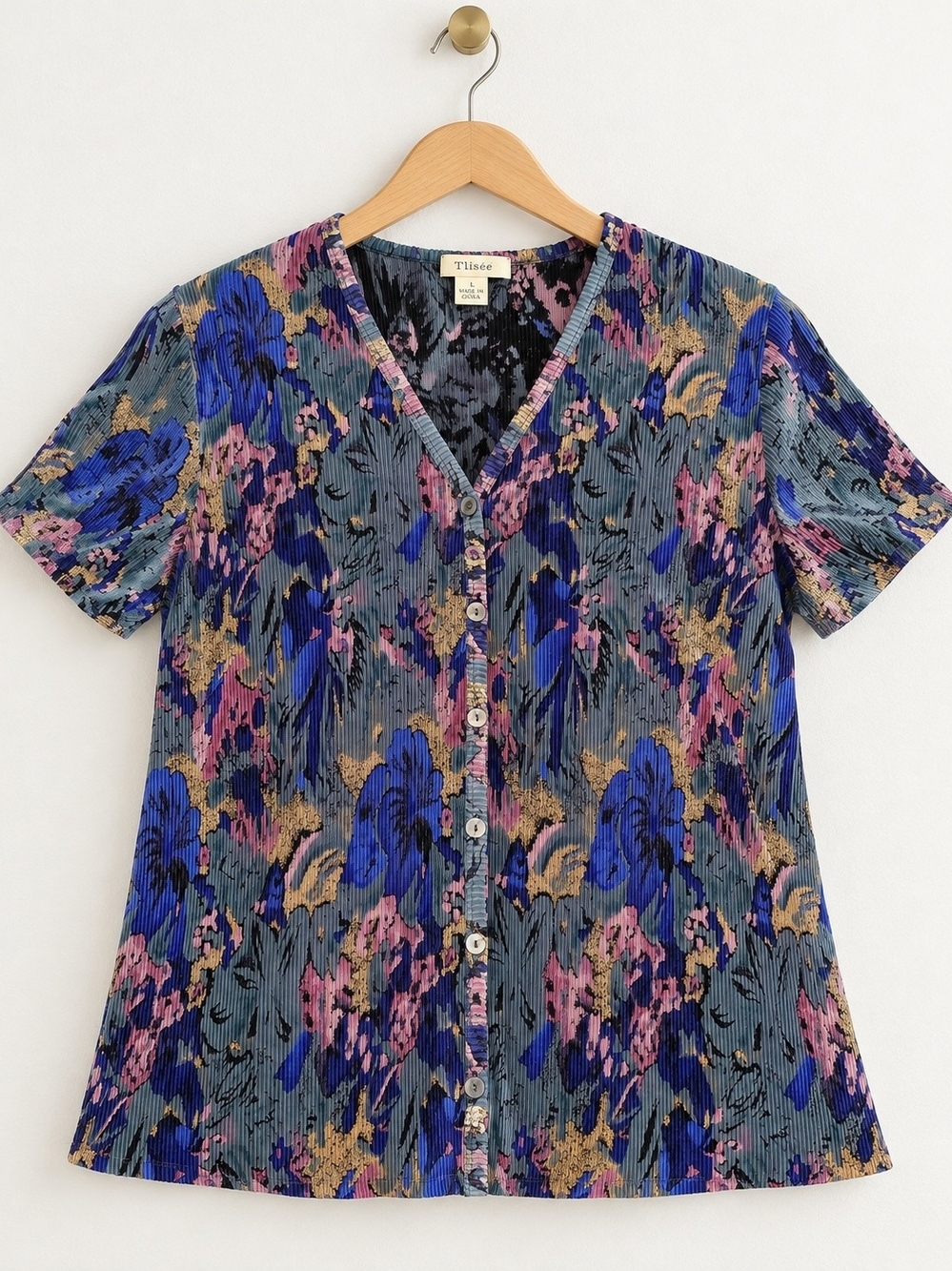 Tilsee Blue Floral V-Neck Button-Front Blouse